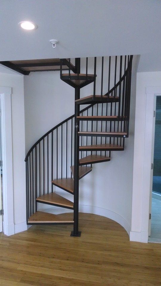 spiral staircase 110 union st rockland maine